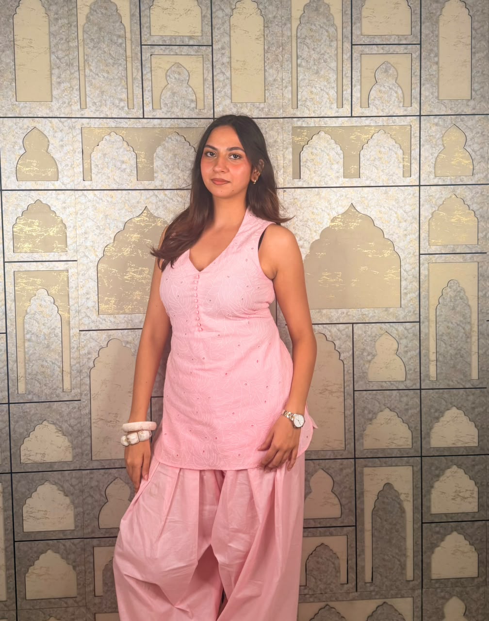 Gulabi Farshi set